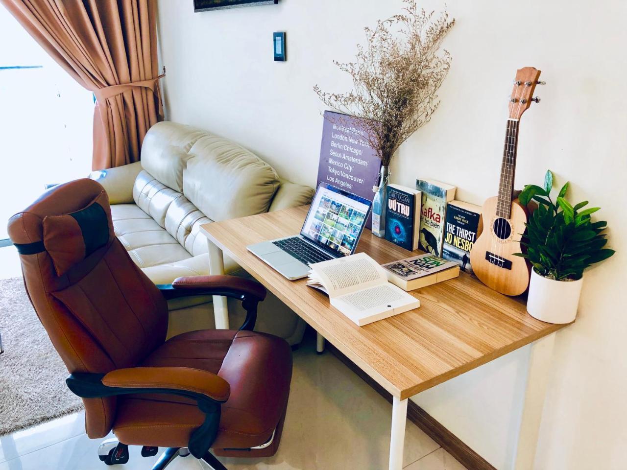 Travelaholic'S Homestay Хошимин Экстерьер фото